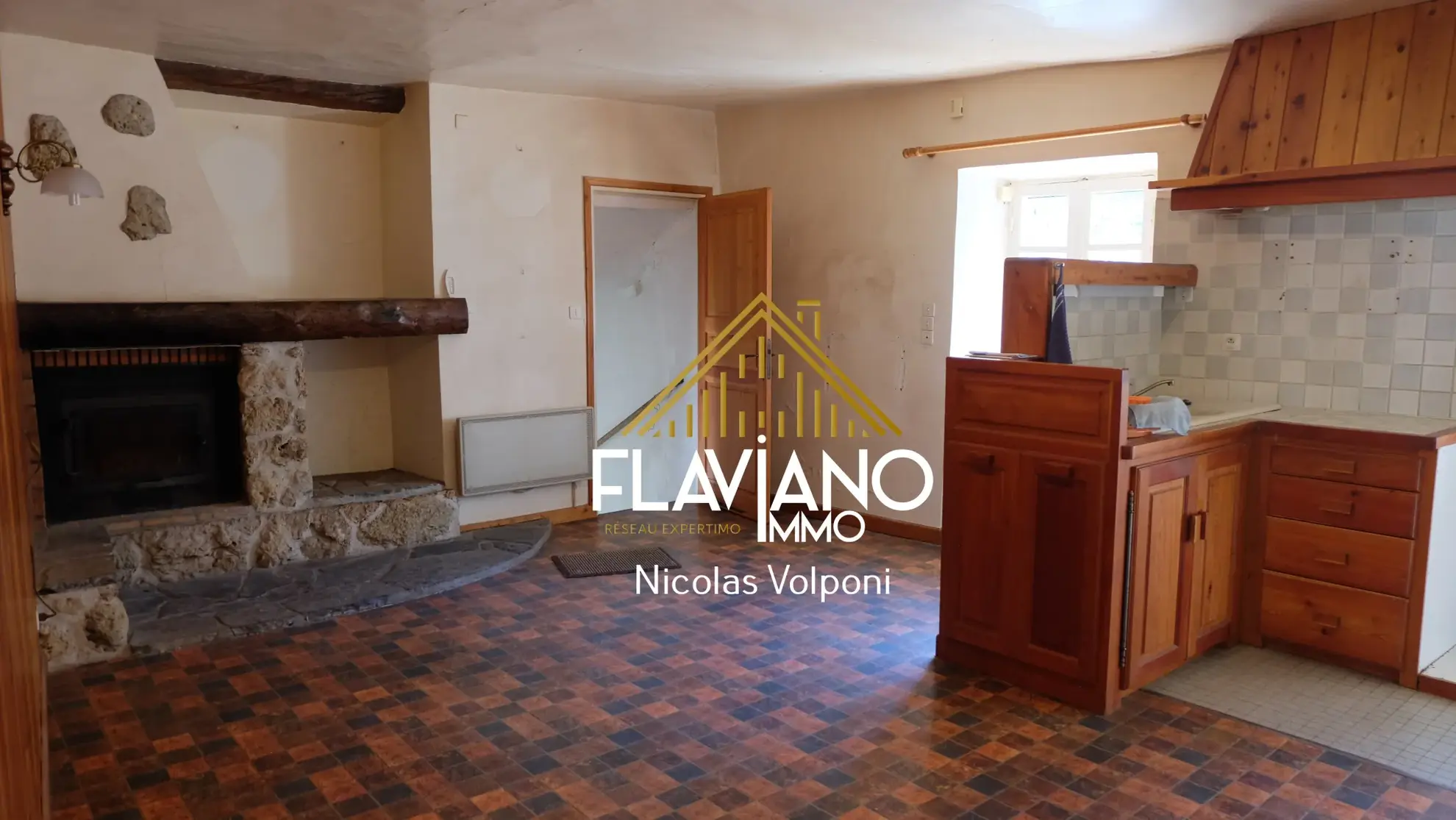 Appartement 152 m² à rénover avec terrasse et terrain proche de Barcelonnette 