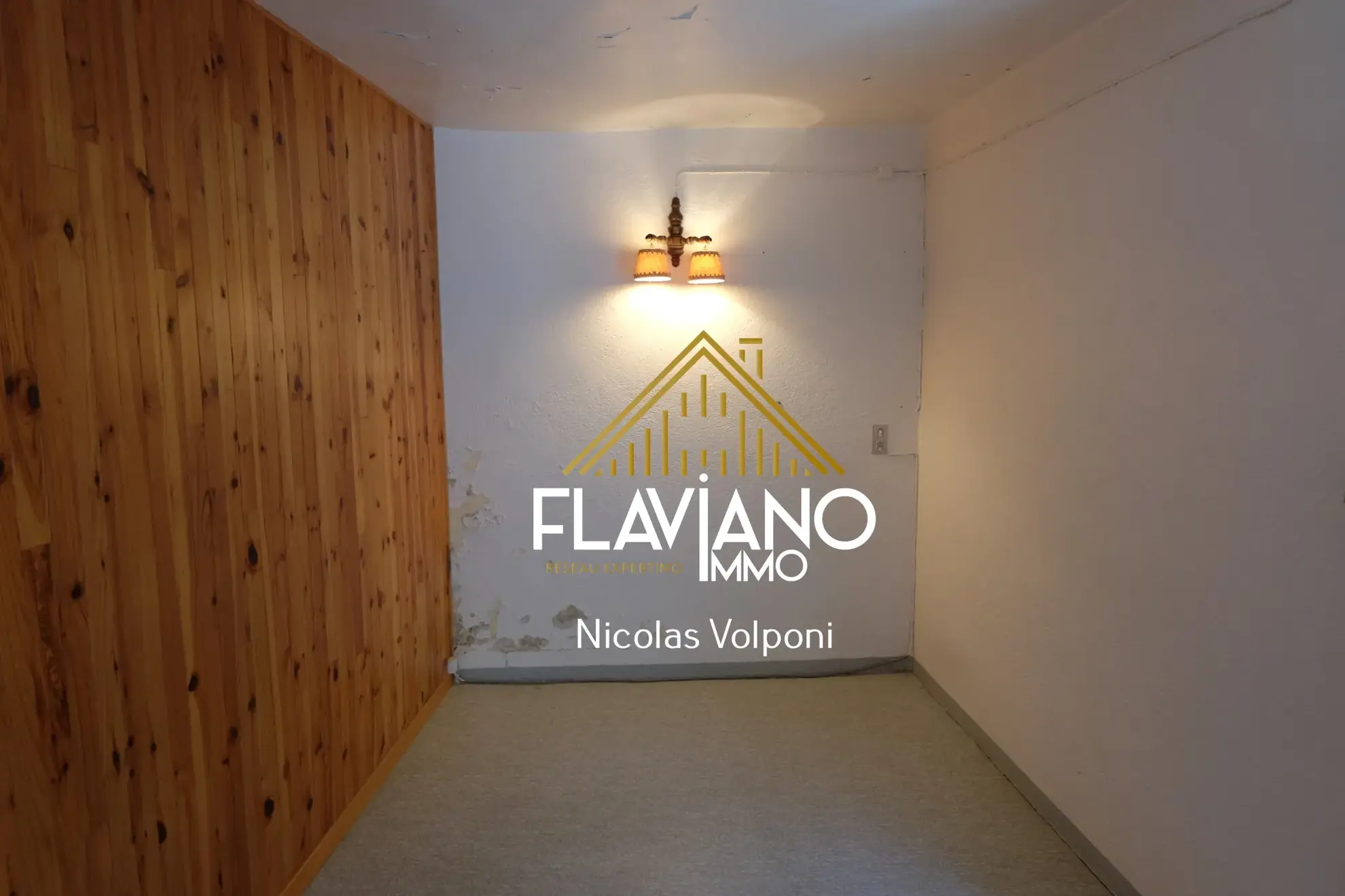 Appartement 152 m² à rénover avec terrasse et terrain proche de Barcelonnette 