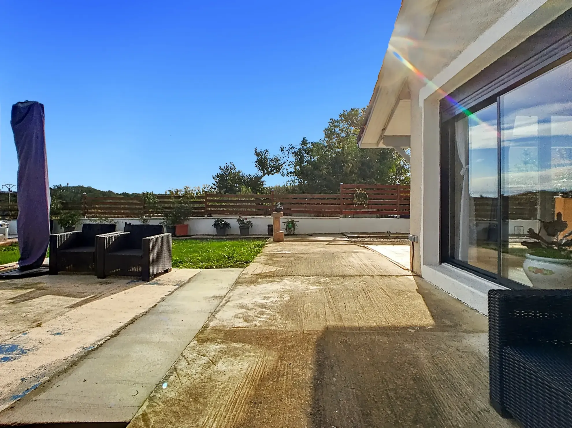 Maison de plain-pied avec jardin, 3 chambres et terrasse à Saint Didier de Formans 