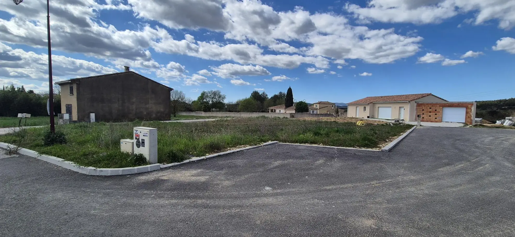 Terrain constructible de 621 m² à Fontanes, viabilisé et libre de constructeur 