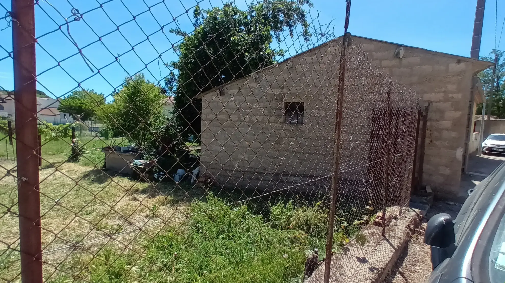 Terrain constructible de 408 m² à Magalas, proche des écoles et collège 