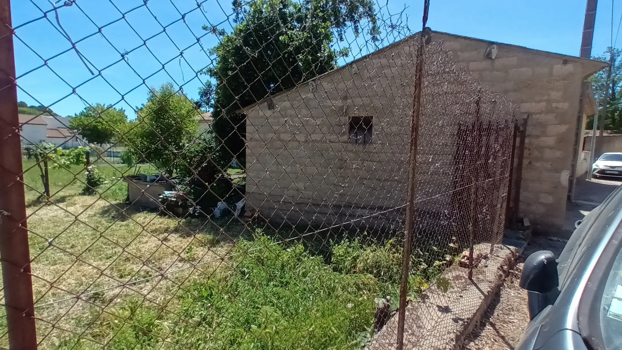 Terrain constructible de 408 m² à Magalas, proche des écoles et collège 