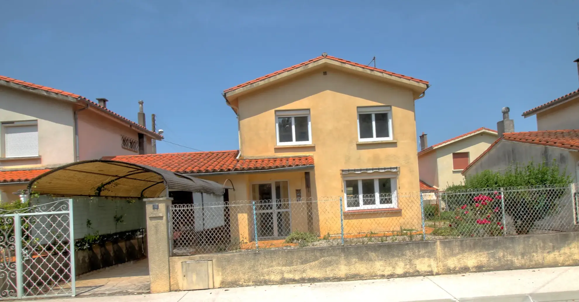 Maison à vendre avec jardin et garage à Villegailhenc, proche Carcassonne