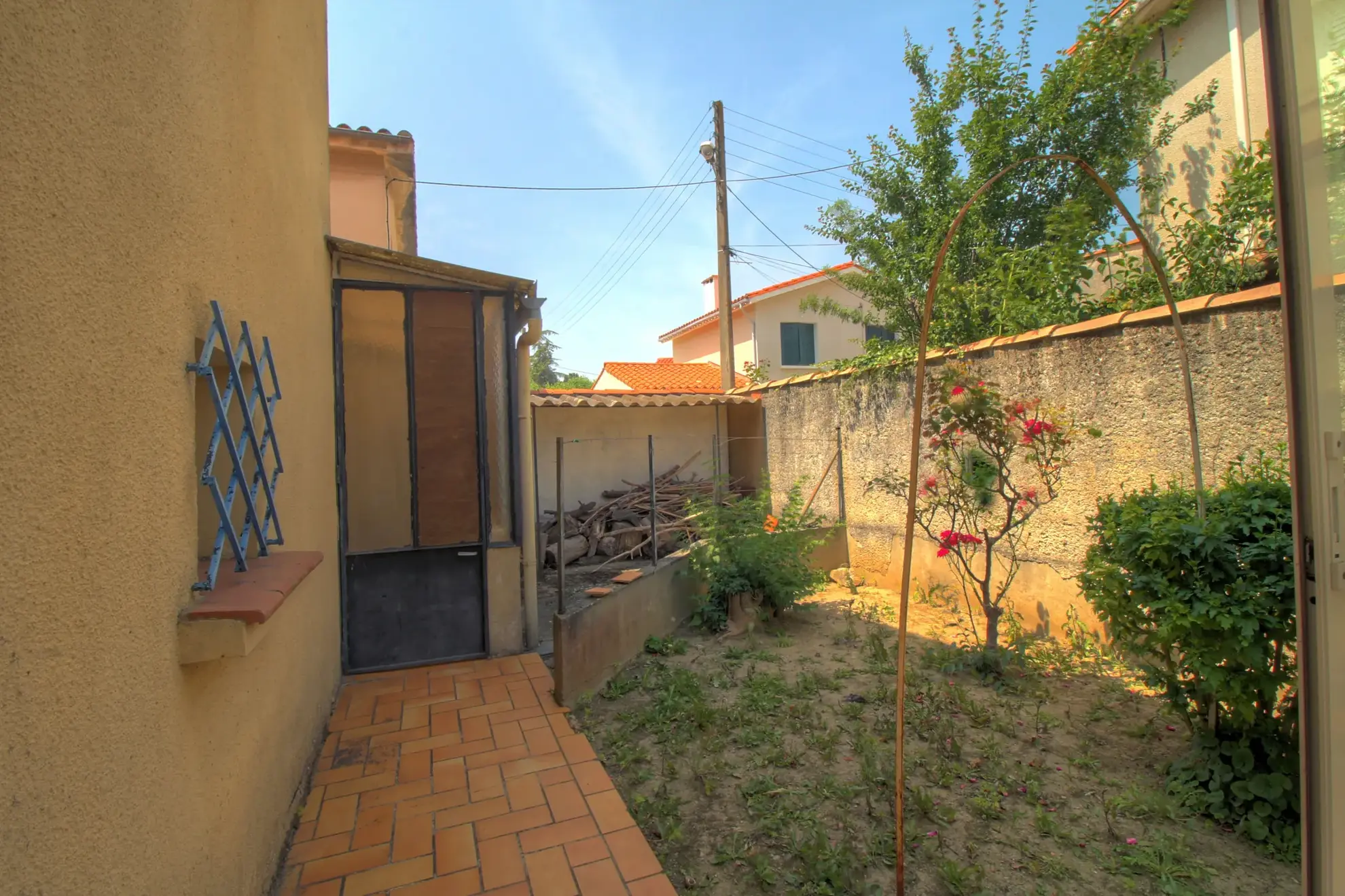 Maison à vendre avec jardin et garage à Villegailhenc, proche Carcassonne 