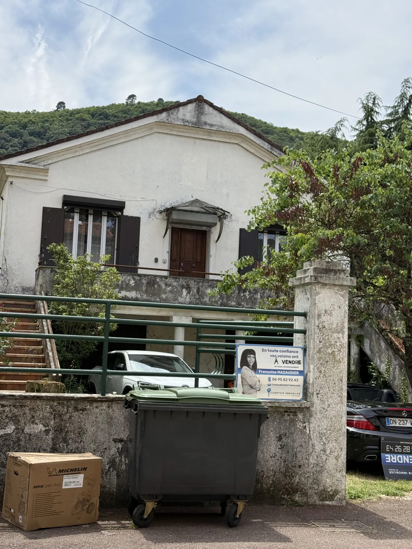 Villa Art Déco T4 à Bessèges avec sous-sol total et terrain détachable 