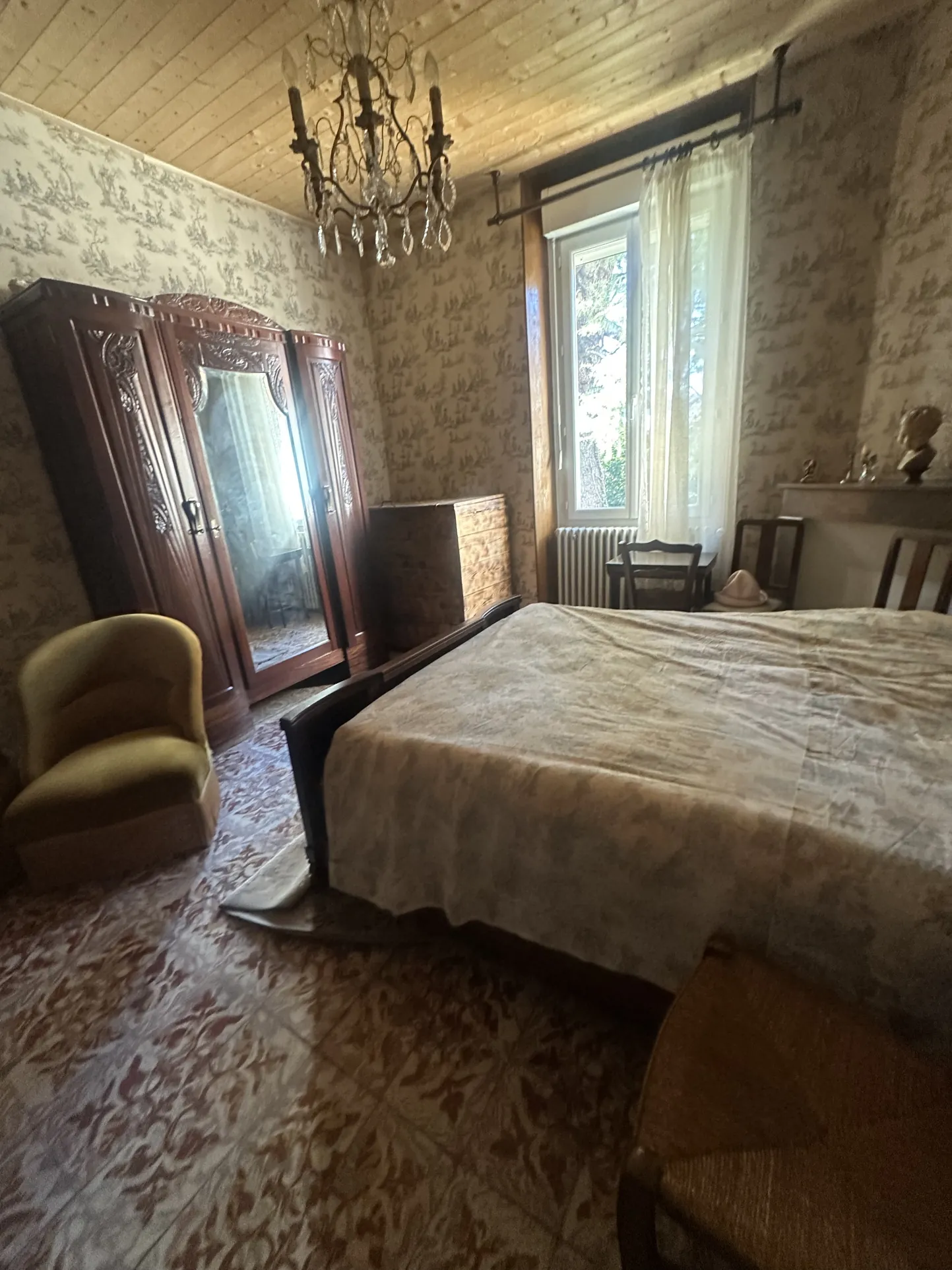 Villa Art Déco T4 à Bessèges avec sous-sol total et terrain détachable 