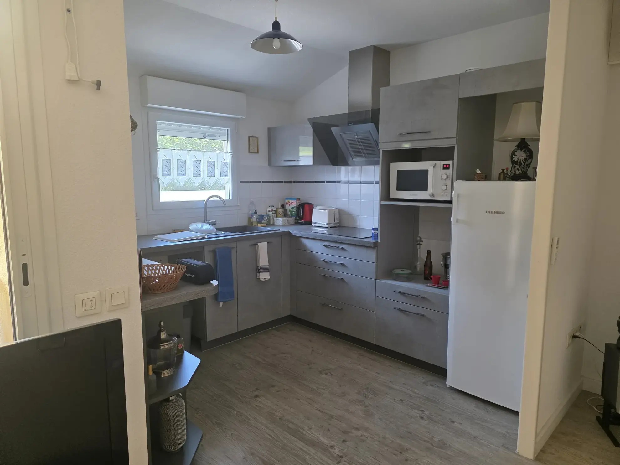 Appartement T3 sécurisé pour seniors à Ruoms - 60 m² avec parking et piscine 