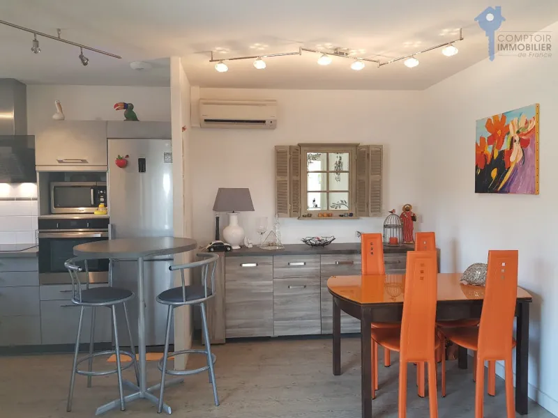 Appartement T3 sécurisé pour seniors à Ruoms - 60 m² avec parking et piscine 