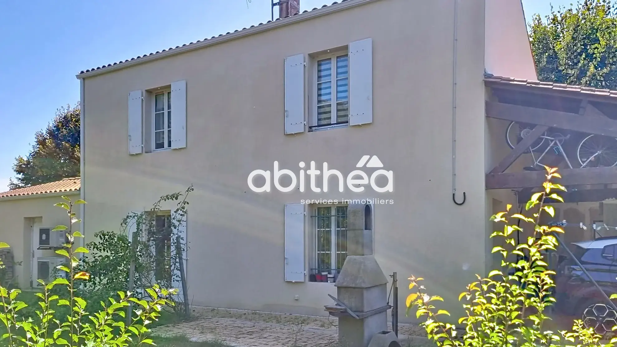 Maison familiale de 134 m² à Saint Genis de Saintonge avec jardin et panneaux solaires 