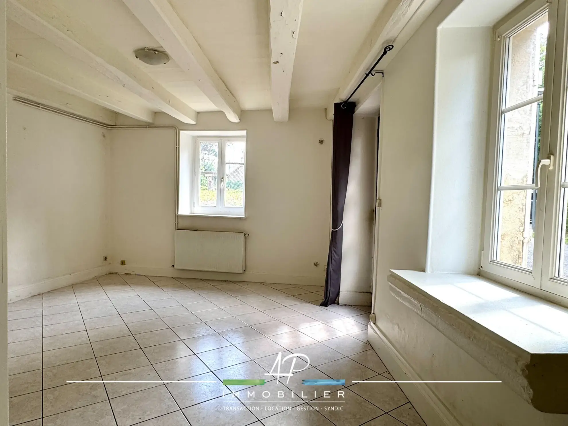 Maison ancienne avec grange et jardin à Beire-le-Châtel 