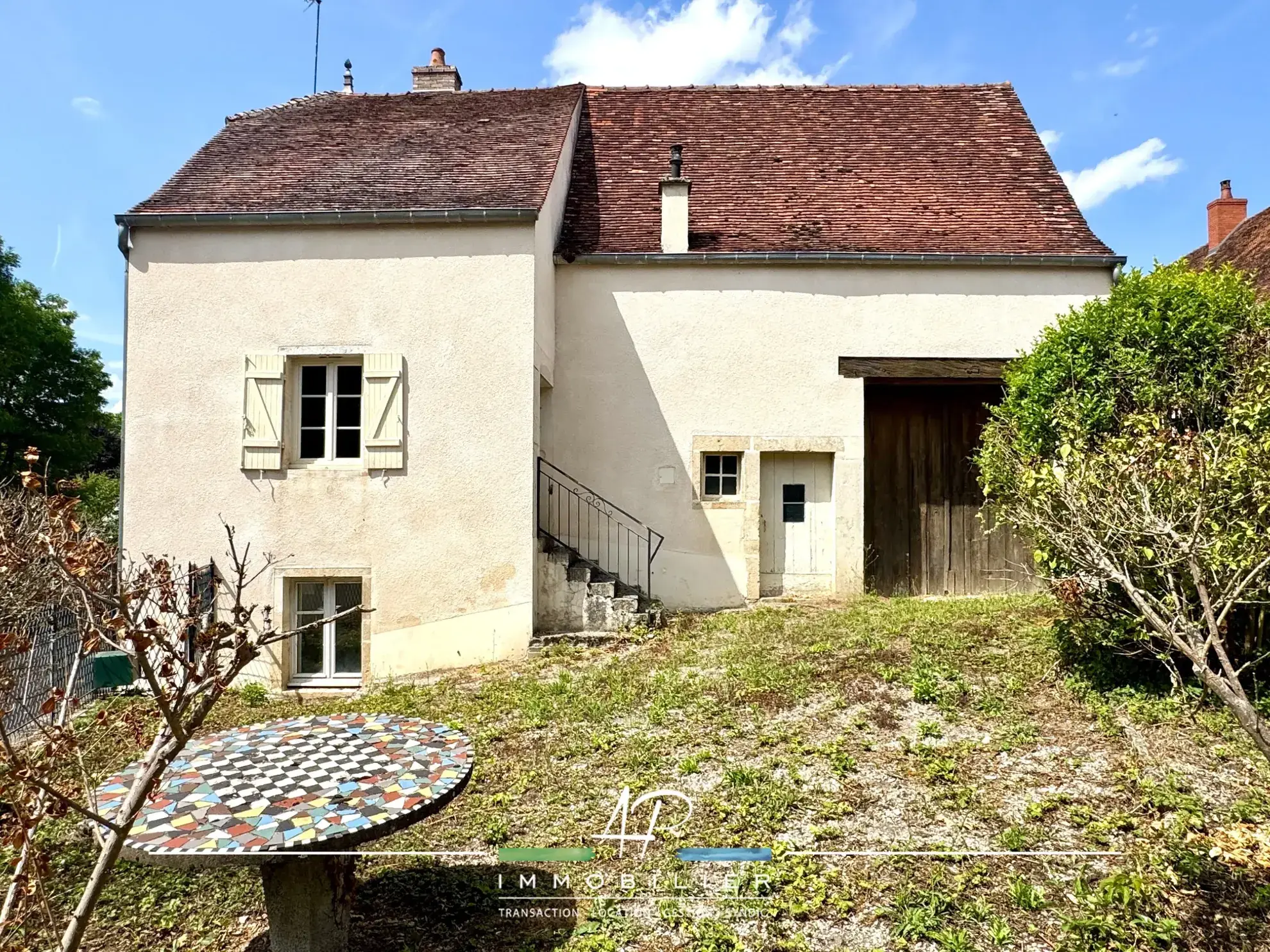 Maison ancienne avec grange et jardin à Beire-le-Châtel 