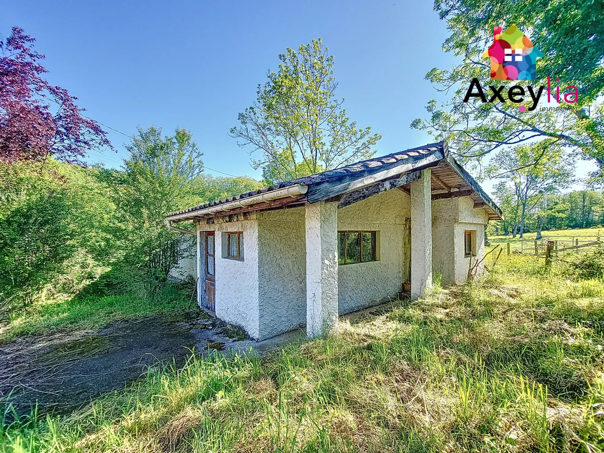 Maison à rénover avec terrain à Mars en Loire – 61 m²