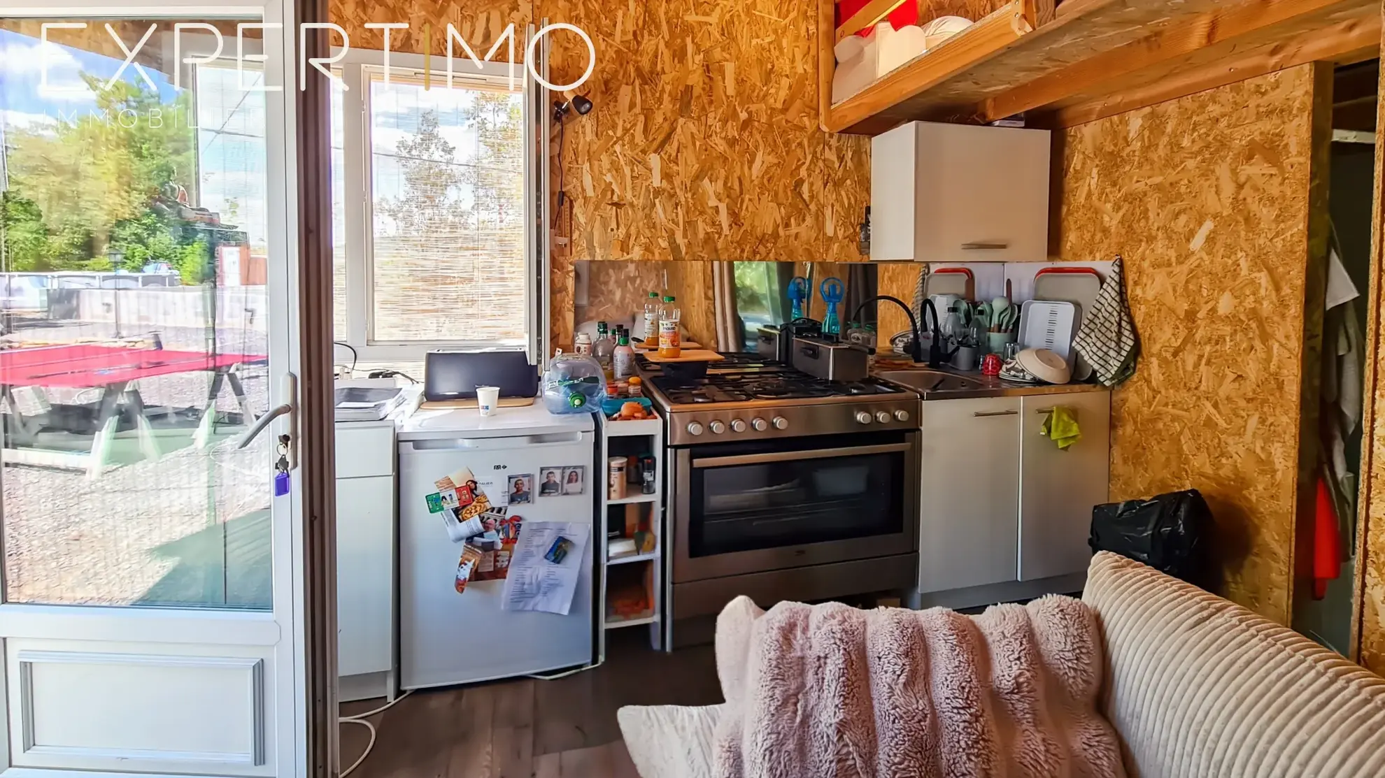 Terrain viabilisé de 1160 m² à Vabres avec permis de construire et chalet en bois 