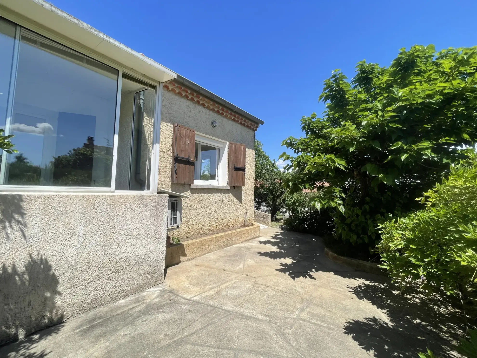 Villa de plain-pied à Pont-Saint-Esprit - Calme et confort 