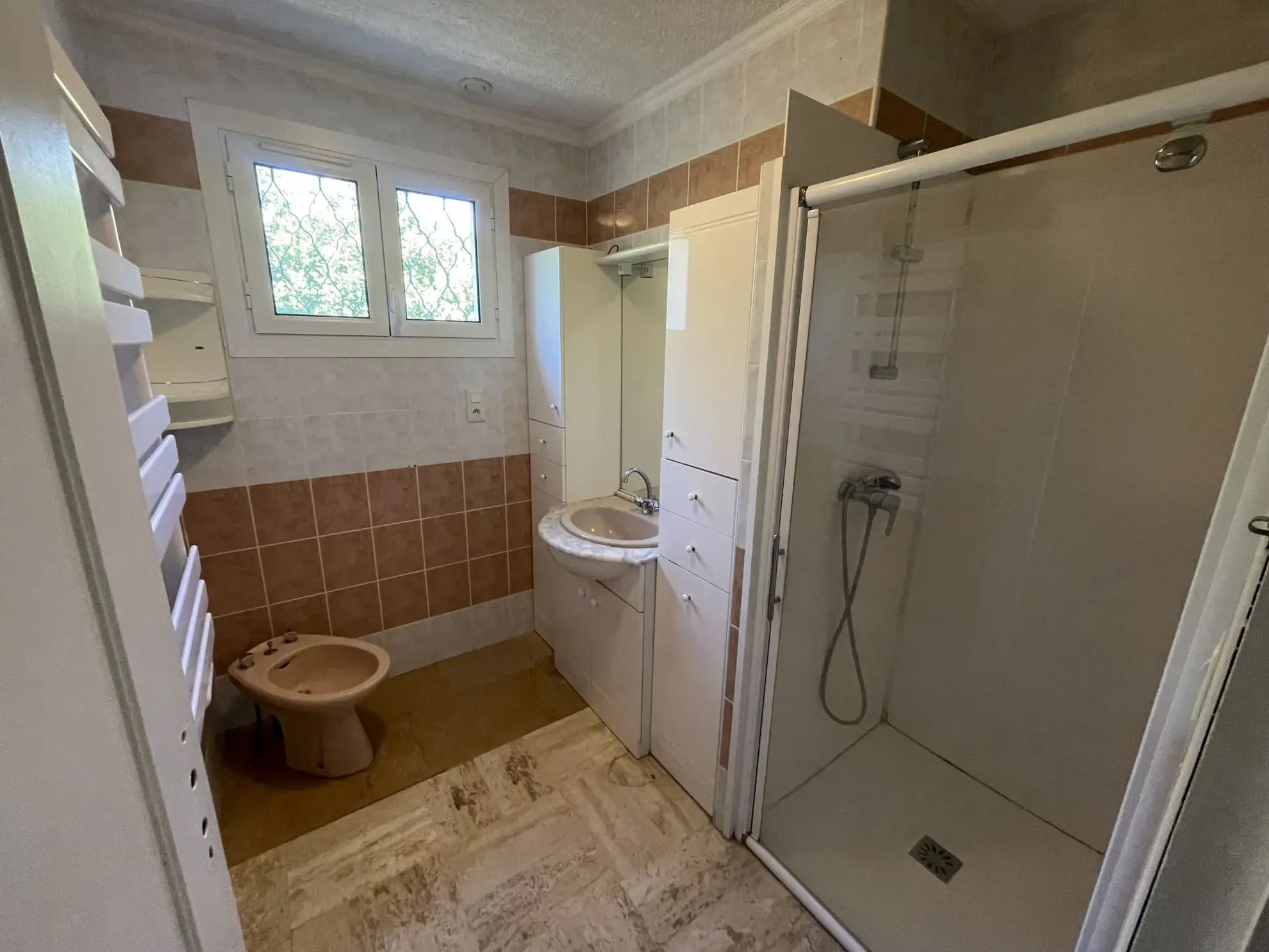 Villa de plain-pied à Pont-Saint-Esprit - Calme et confort 