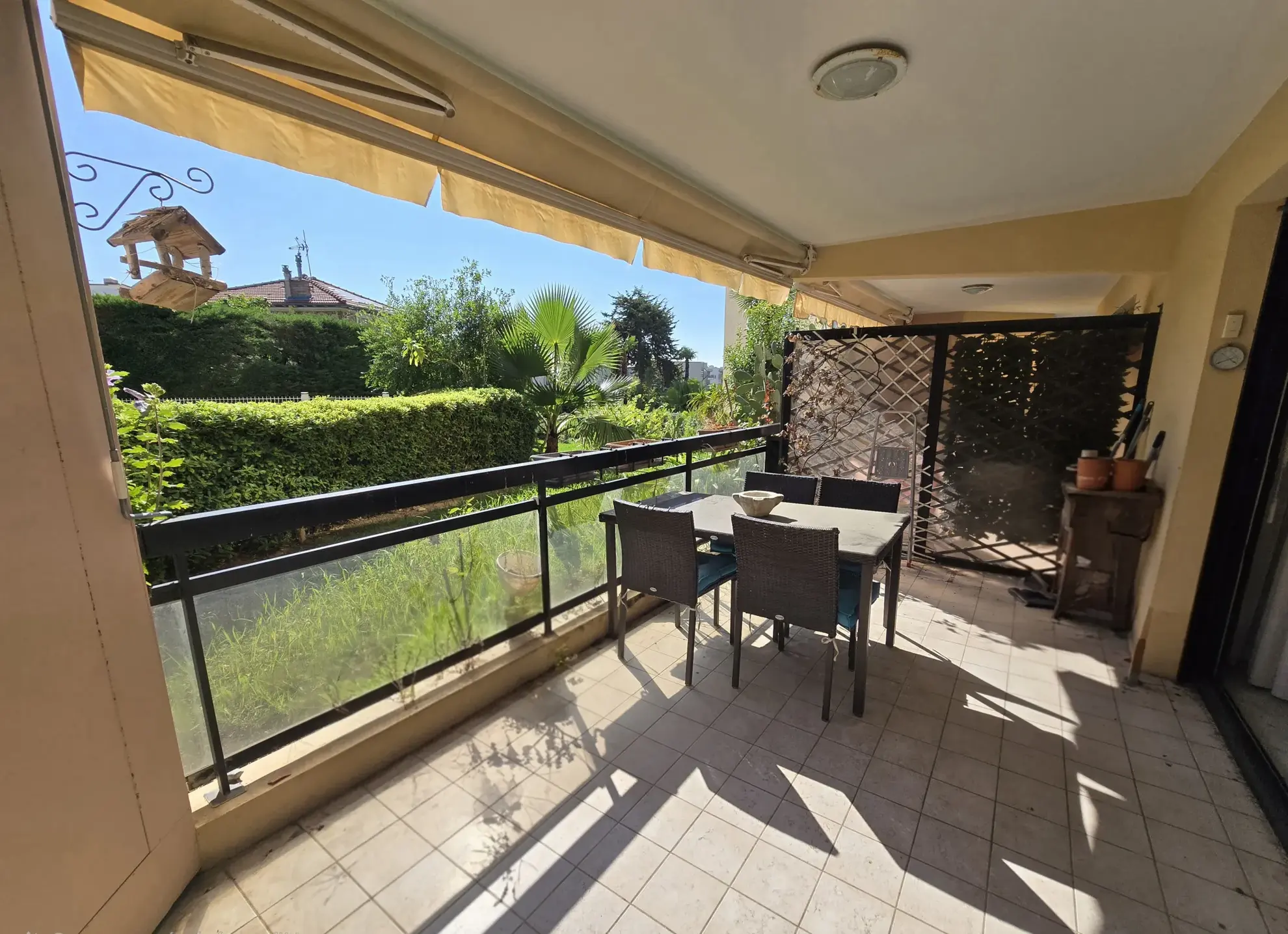 Appartement lumineux avec terrasse, piscine et sécurisé à Nice