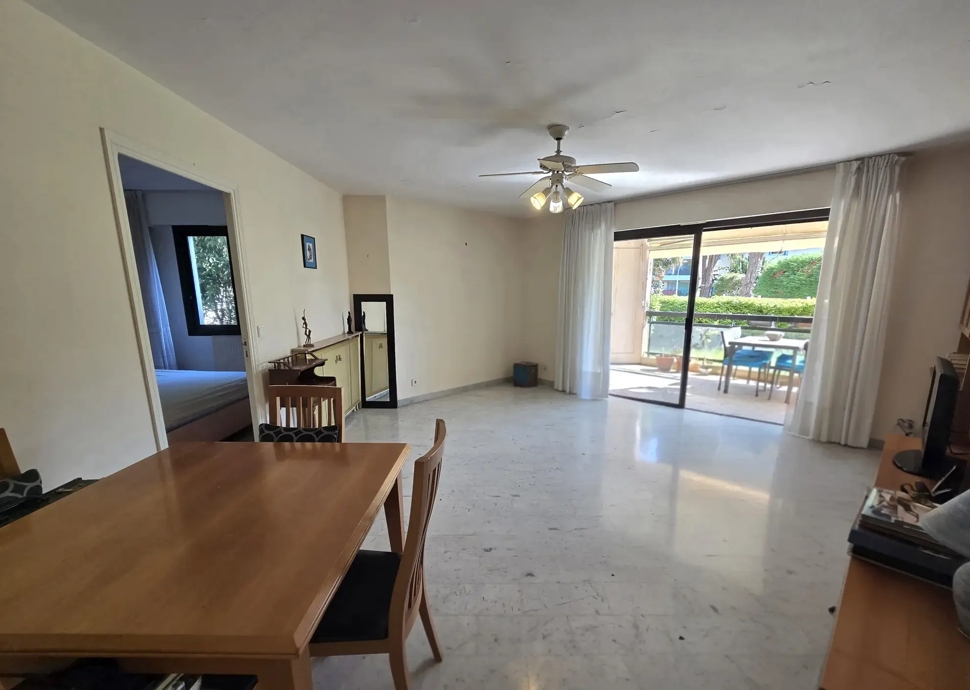 Appartement lumineux avec terrasse, piscine et sécurisé à Nice 