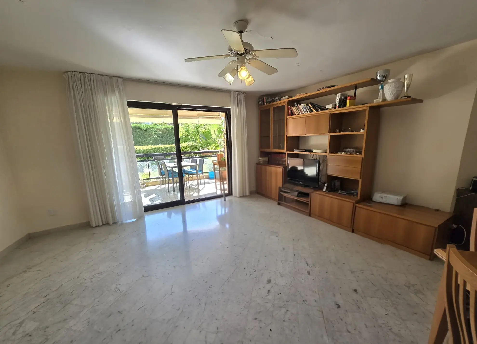 Appartement lumineux avec terrasse, piscine et sécurisé à Nice 