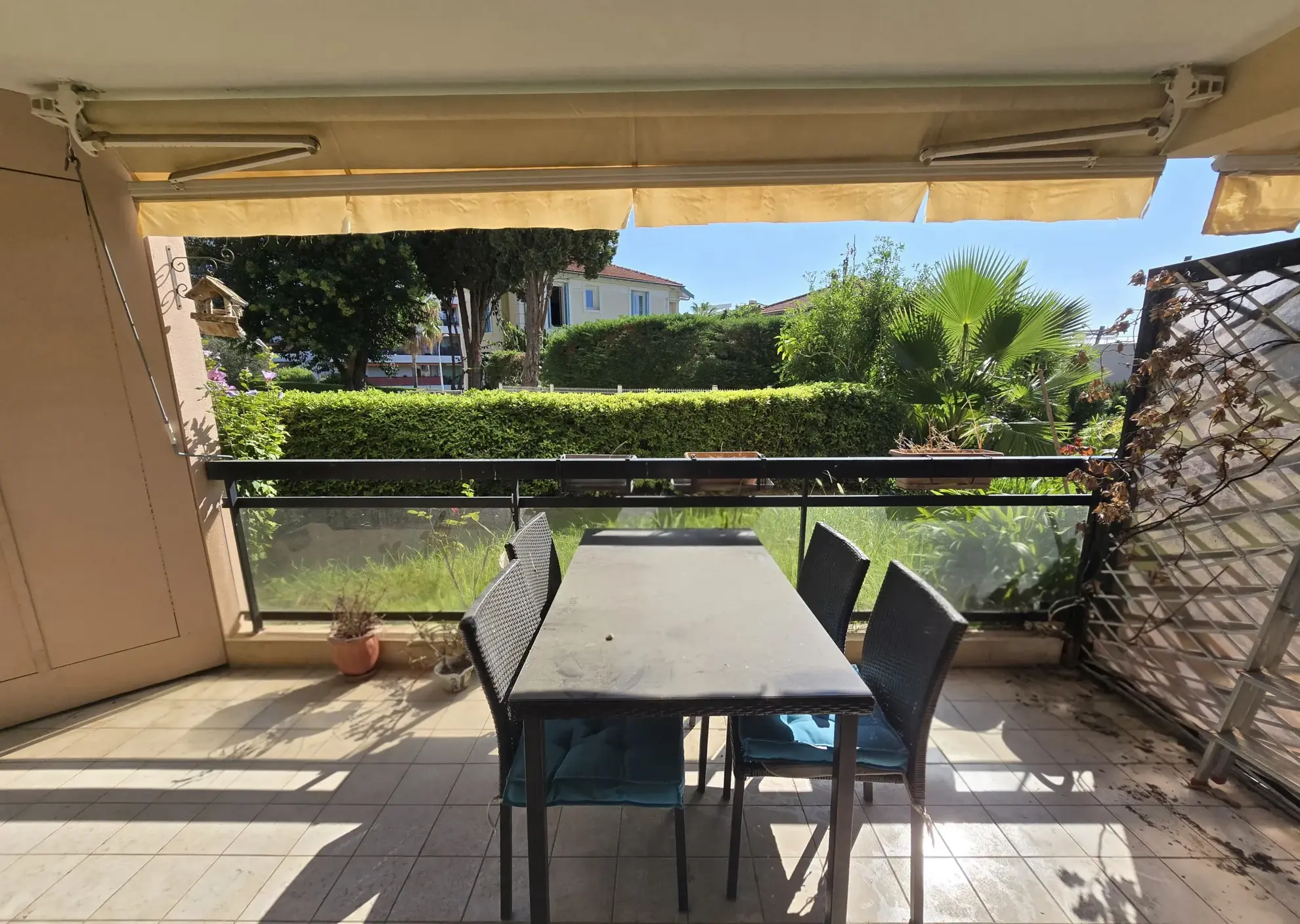 Appartement lumineux avec terrasse, piscine et sécurisé à Nice 