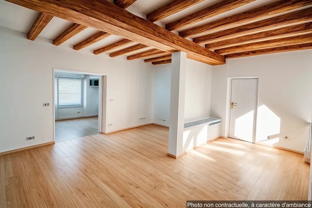 Maison de village à rénover à Saint Clément de la Place - 3 chambres, cour et dépendances 