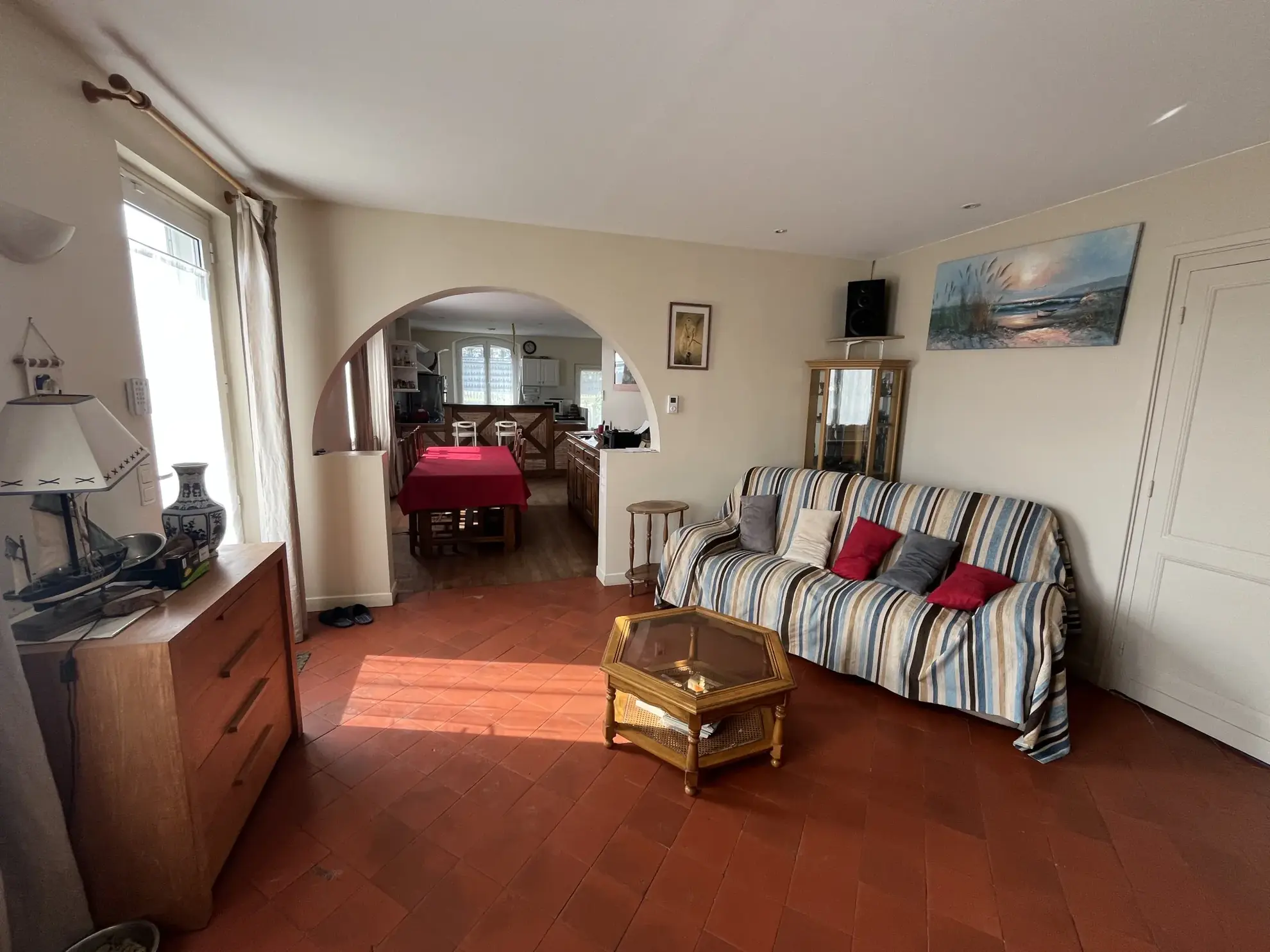 Maison avec dépendances, piscine et panneaux solaires à Captieux 