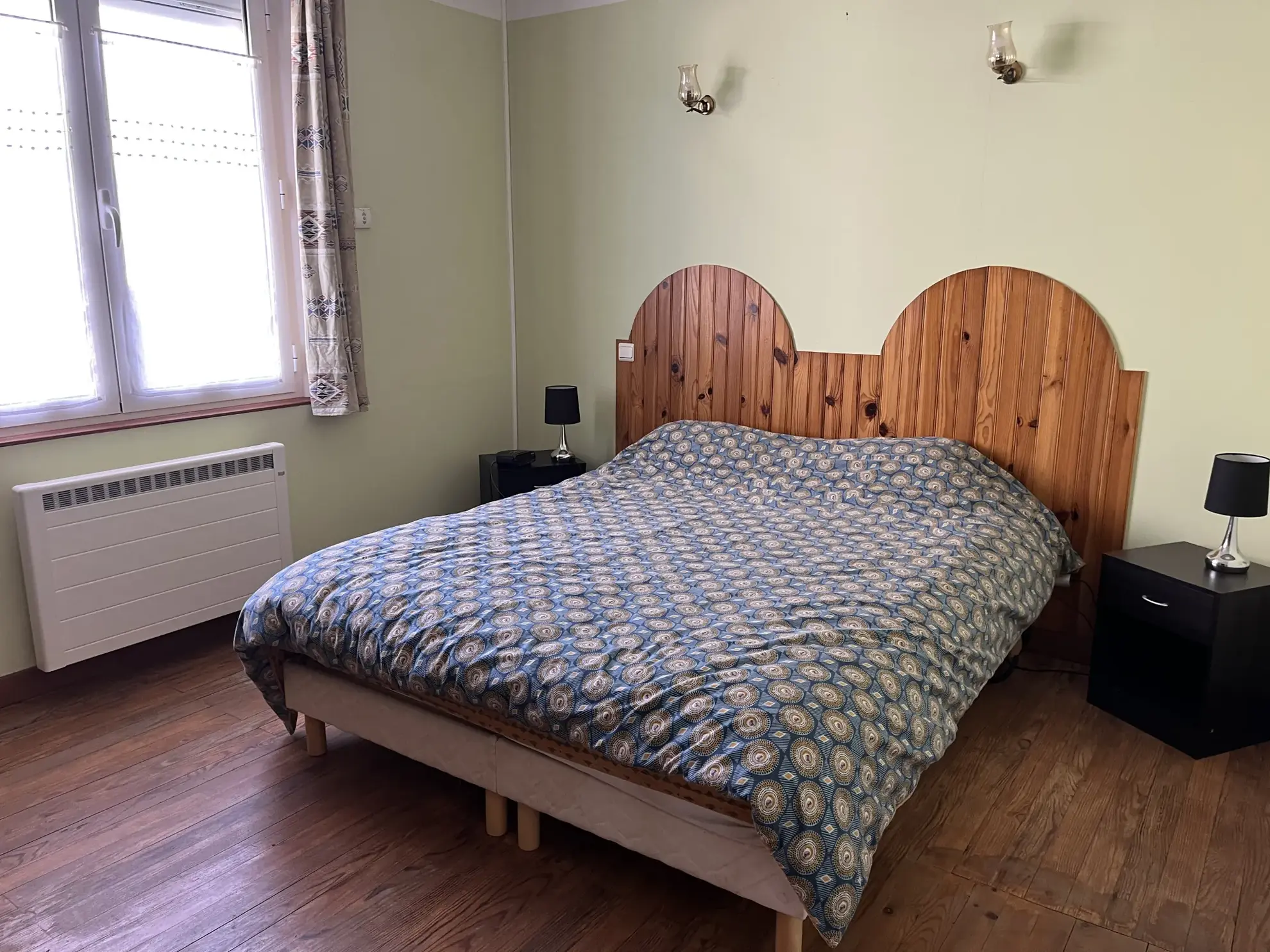 Maison avec dépendances, piscine et panneaux solaires à Captieux 