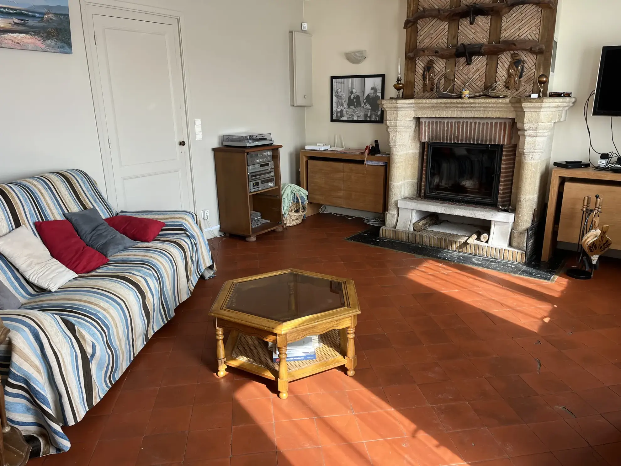 Maison avec dépendances, piscine et panneaux solaires à Captieux 