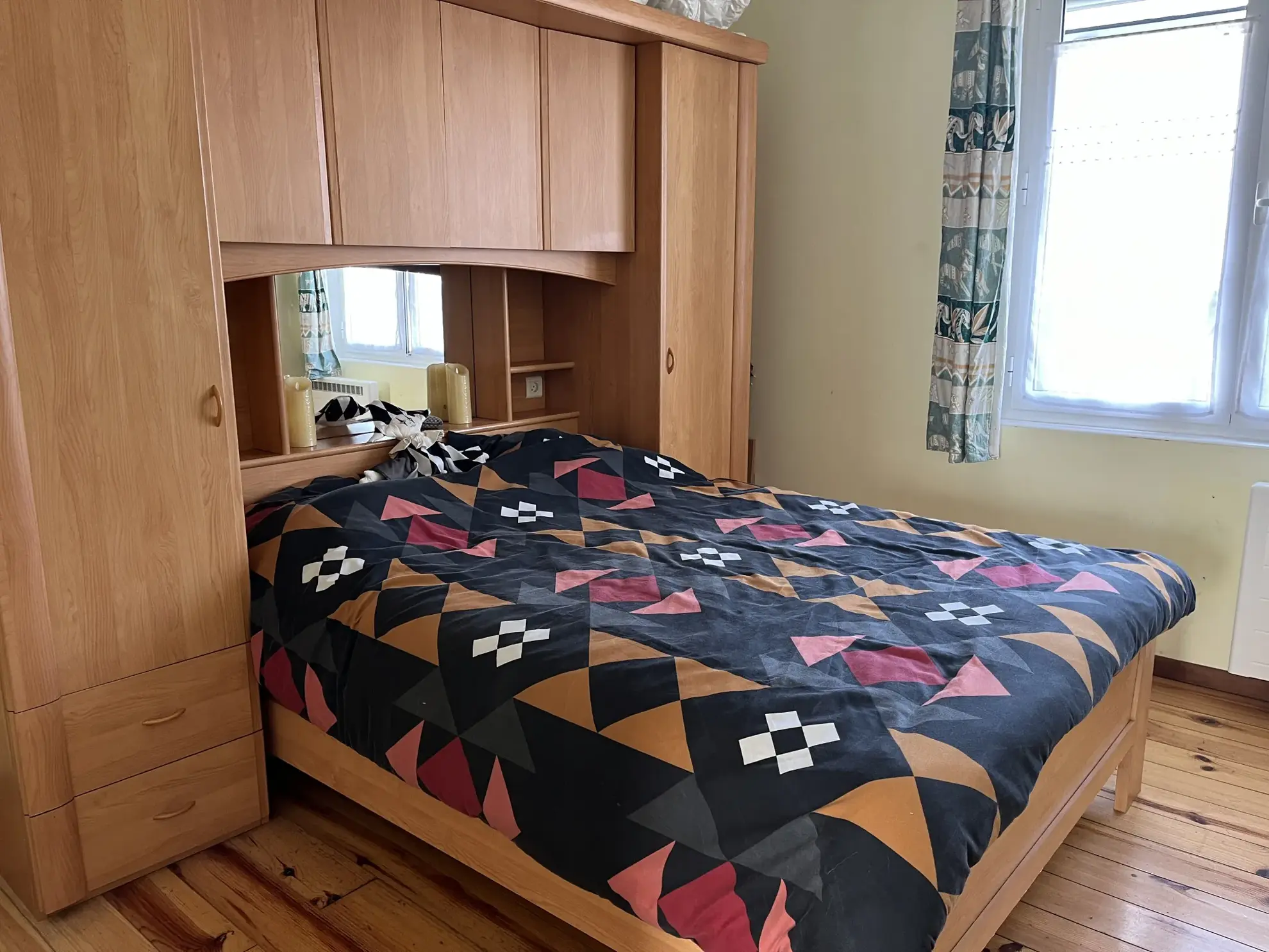 Maison avec dépendances, piscine et panneaux solaires à Captieux 