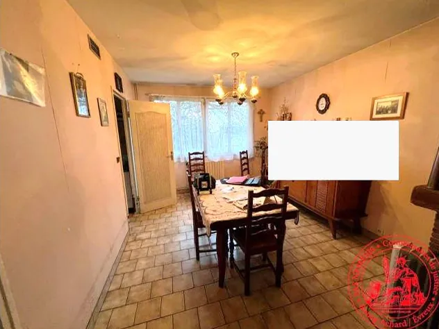 Maison de 105 m² avec jardin et garage à Gauciel – Vente aux enchères à partir de 100 000 € 