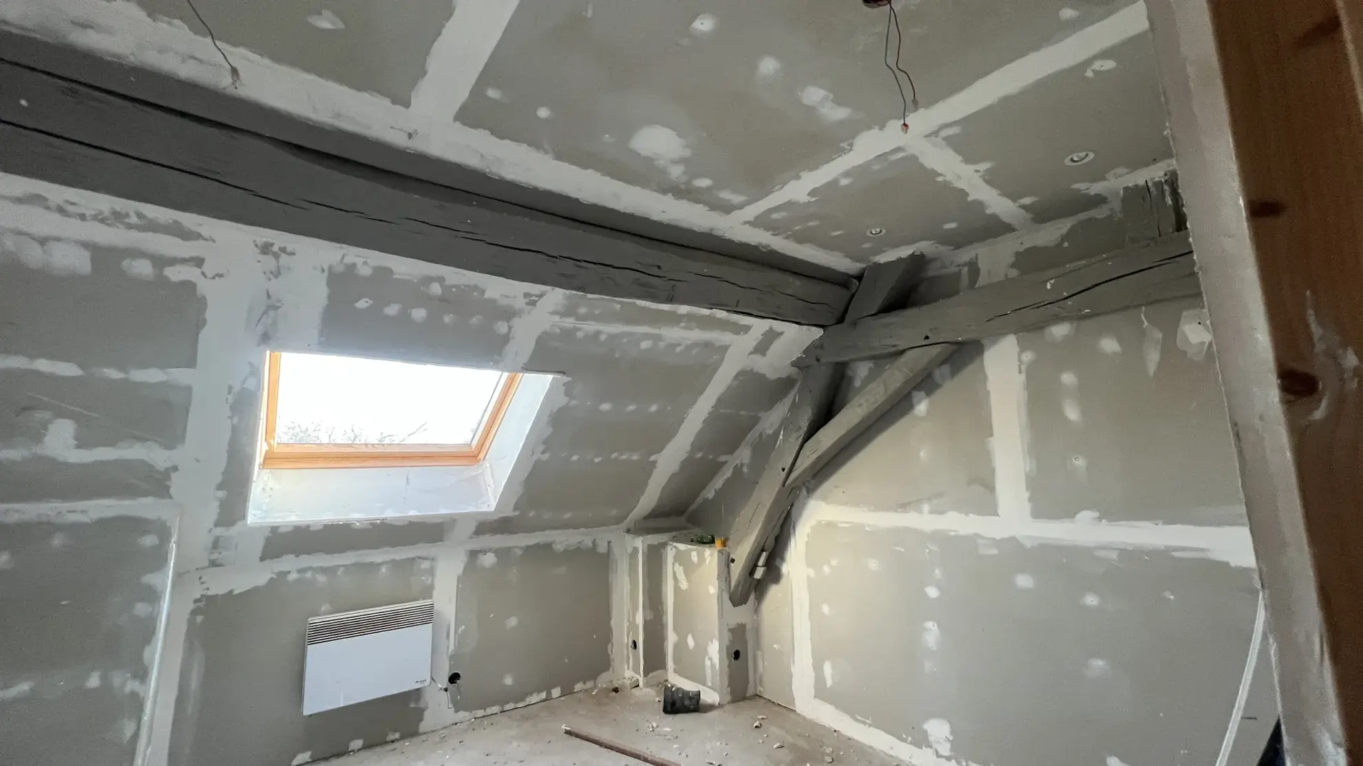 Maison à rénover de 94,20 m² avec dépendances et terrain à Avallon 