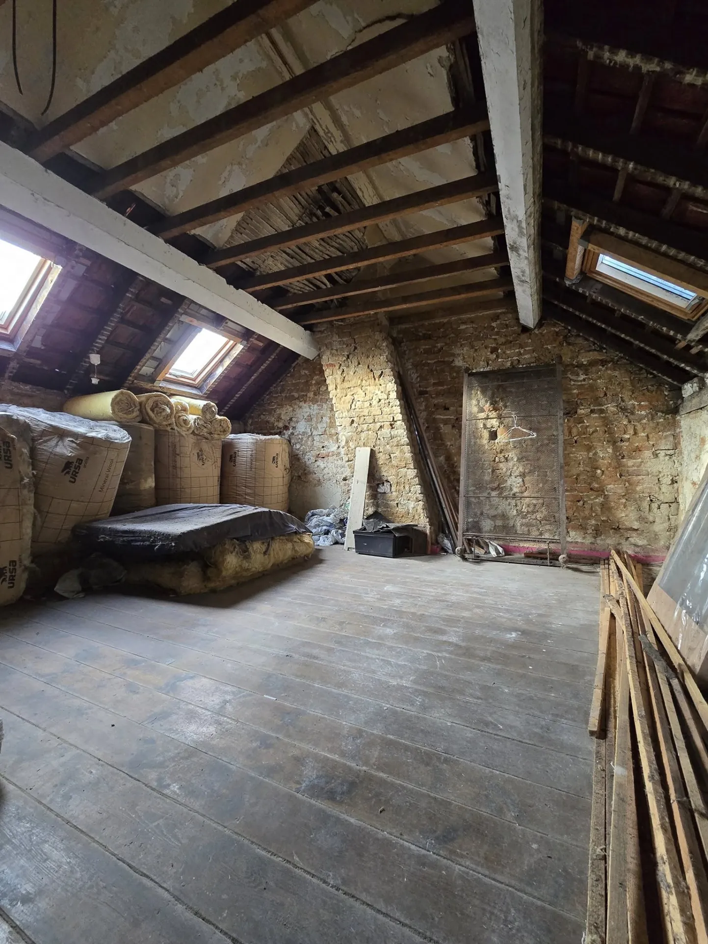 Maison à Auchel avec grand potentiel à rénover - Jardin et dépendance 