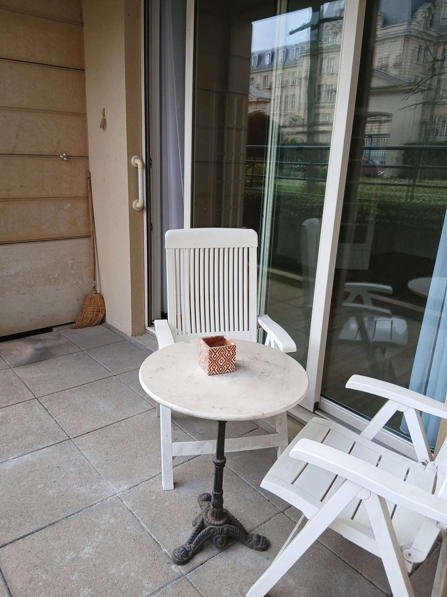 Appartement 2 pièces lumineux avec terrasse à Issy-les-Moulineaux 