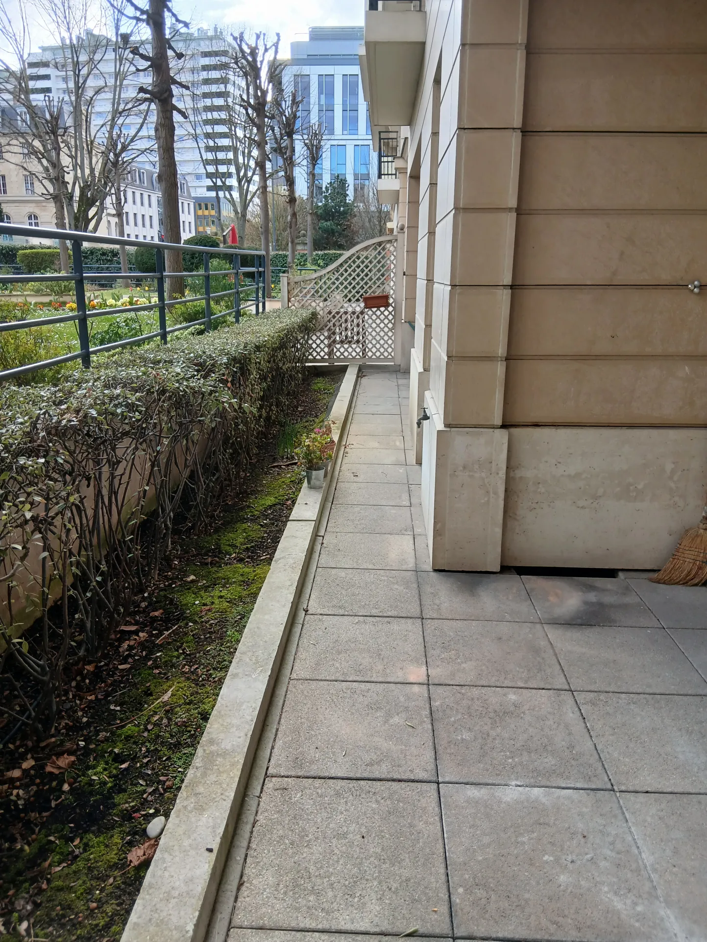 Appartement 2 pièces lumineux avec terrasse à Issy-les-Moulineaux 