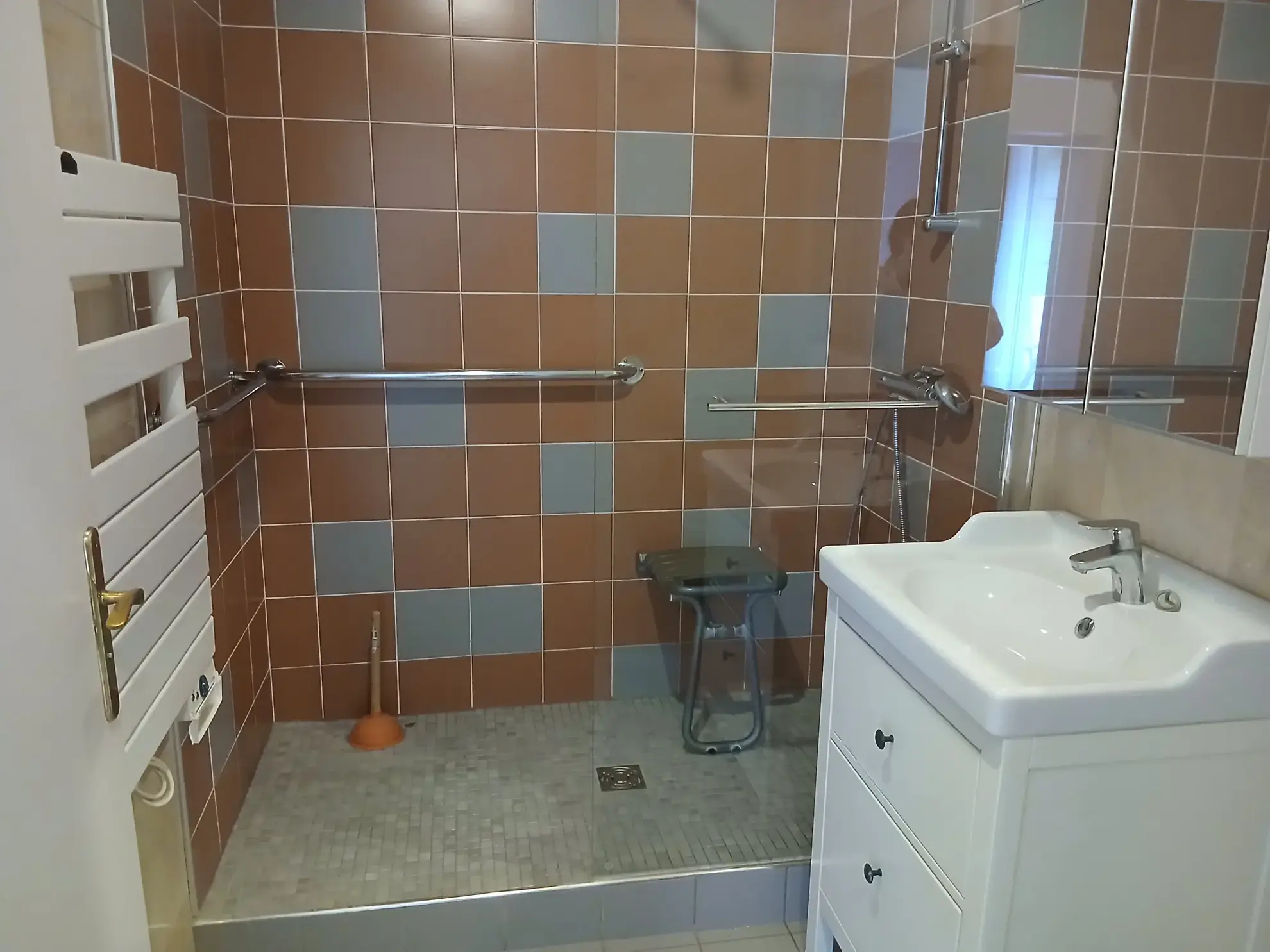 Appartement 2 pièces lumineux avec terrasse à Issy-les-Moulineaux 