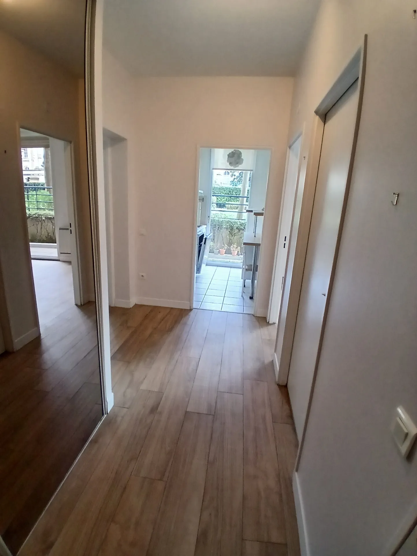 Appartement 2 pièces lumineux avec terrasse à Issy-les-Moulineaux 