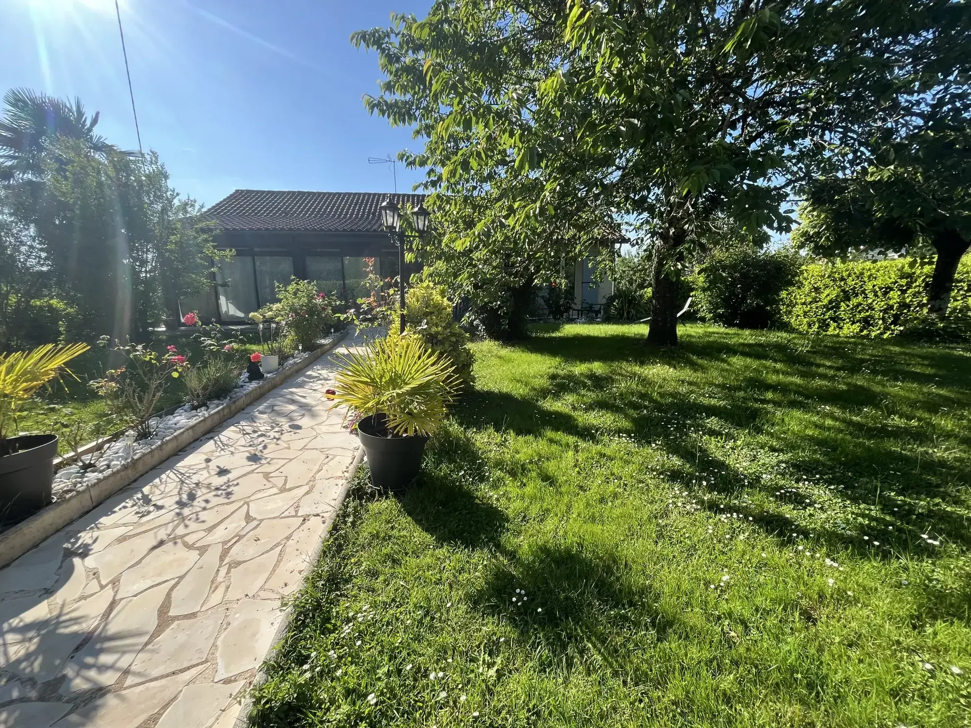 Maison familiale à Ussac de 158 m² avec double accès et garage 