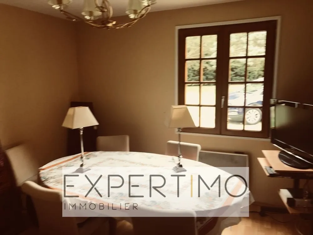 Maison en campagne de 130 m² avec dépendance, piscine et grand terrain près de Connerré 