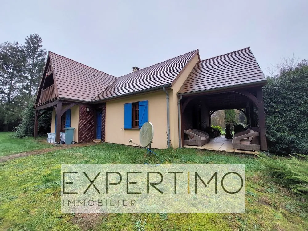 Maison en campagne de 130 m² avec dépendance, piscine et grand terrain près de Connerré 