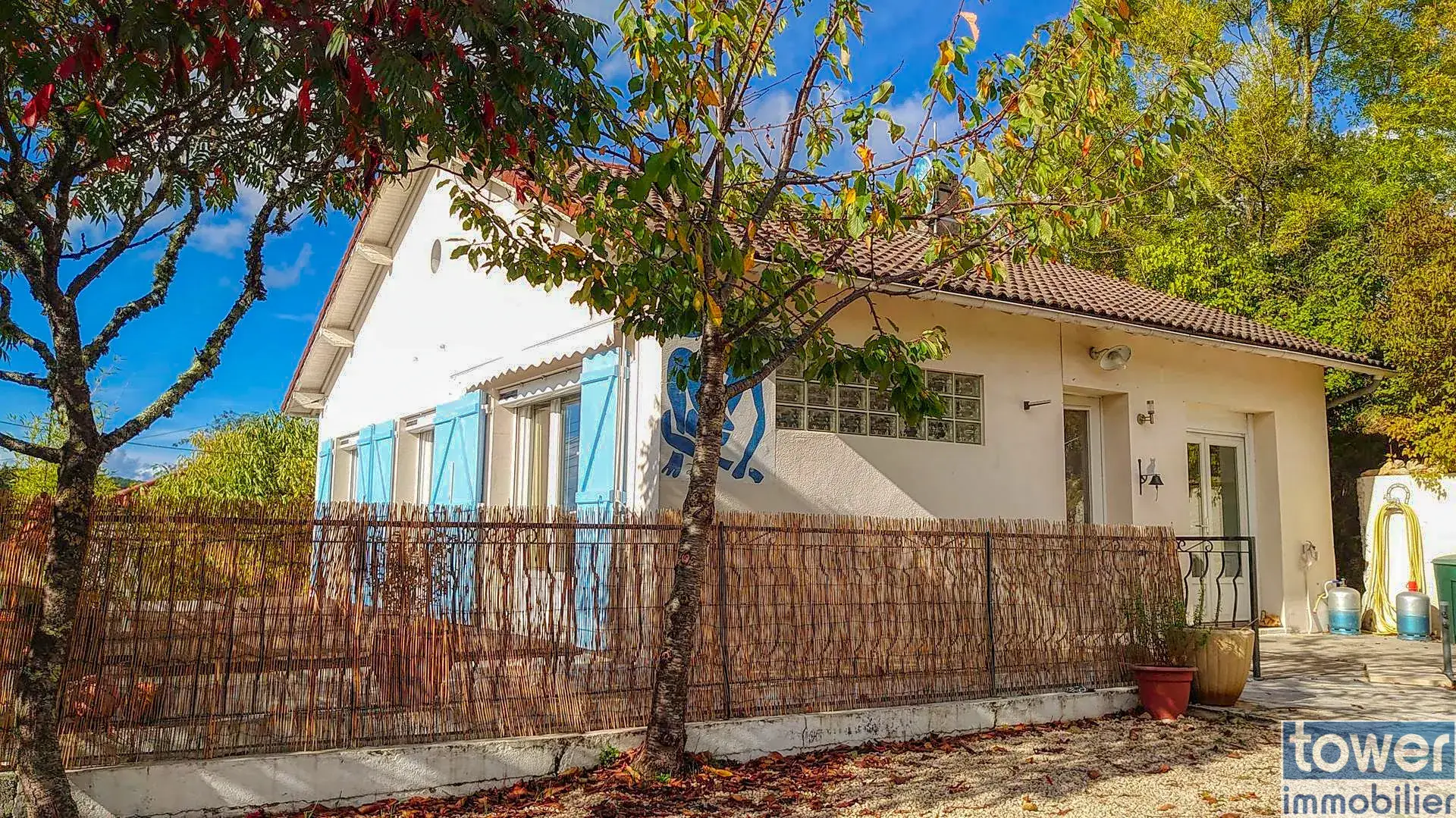 Belle maison rénovée avec deux appartements, jardin et vue sur la vallée du Lot à Puy-l'Évêque 