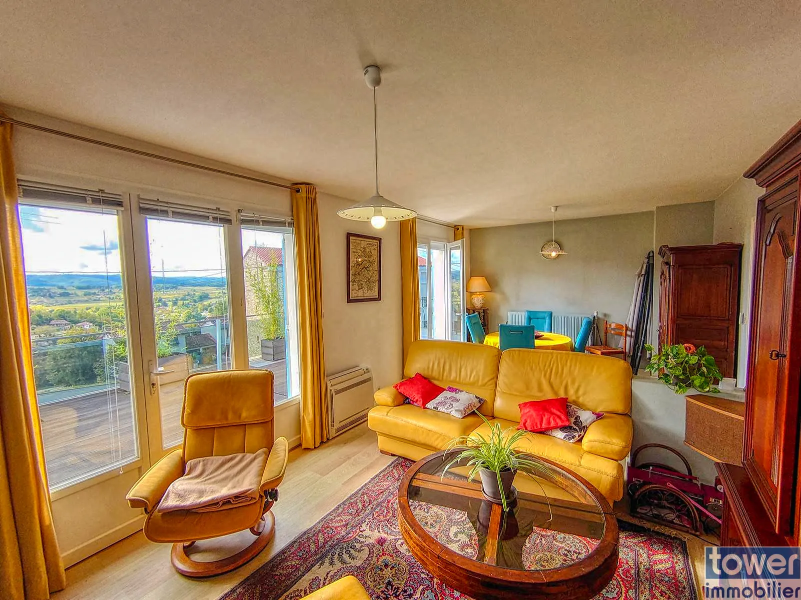 Belle maison rénovée avec deux appartements, jardin et vue sur la vallée du Lot à Puy-l'Évêque 