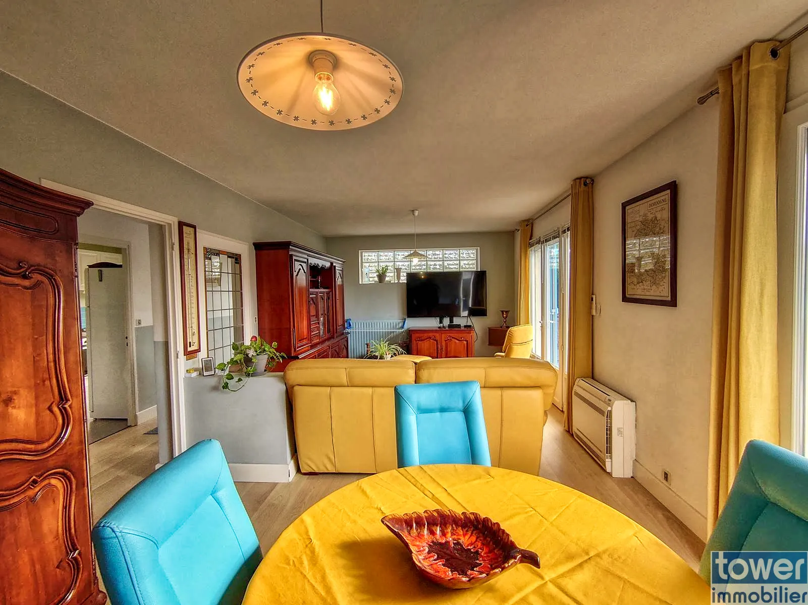 Belle maison rénovée avec deux appartements, jardin et vue sur la vallée du Lot à Puy-l'Évêque 