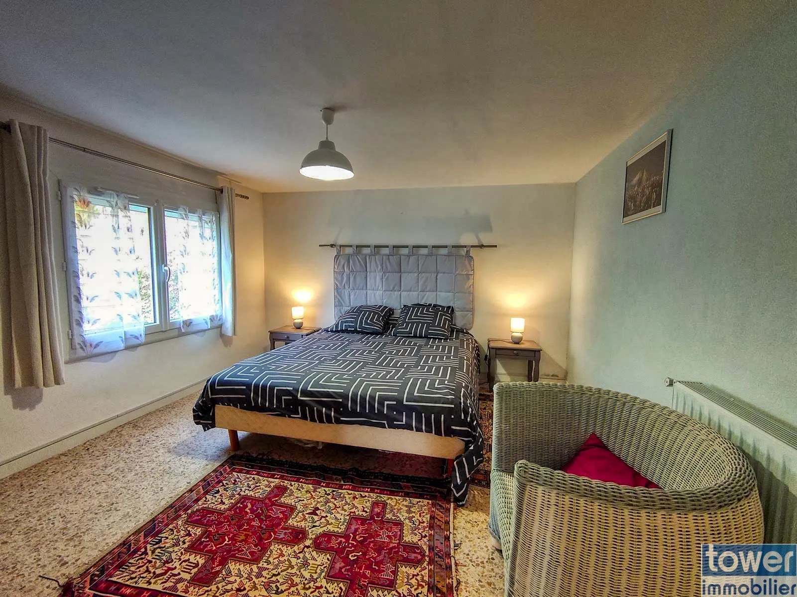 Belle maison rénovée avec deux appartements, jardin et vue sur la vallée du Lot à Puy-l'Évêque 