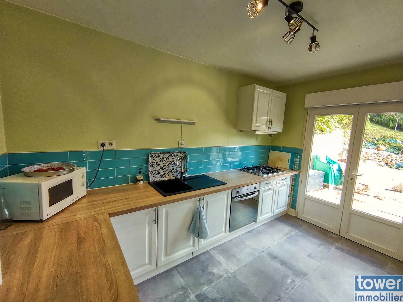 Belle maison rénovée avec deux appartements, jardin et vue sur la vallée du Lot à Puy-l'Évêque 