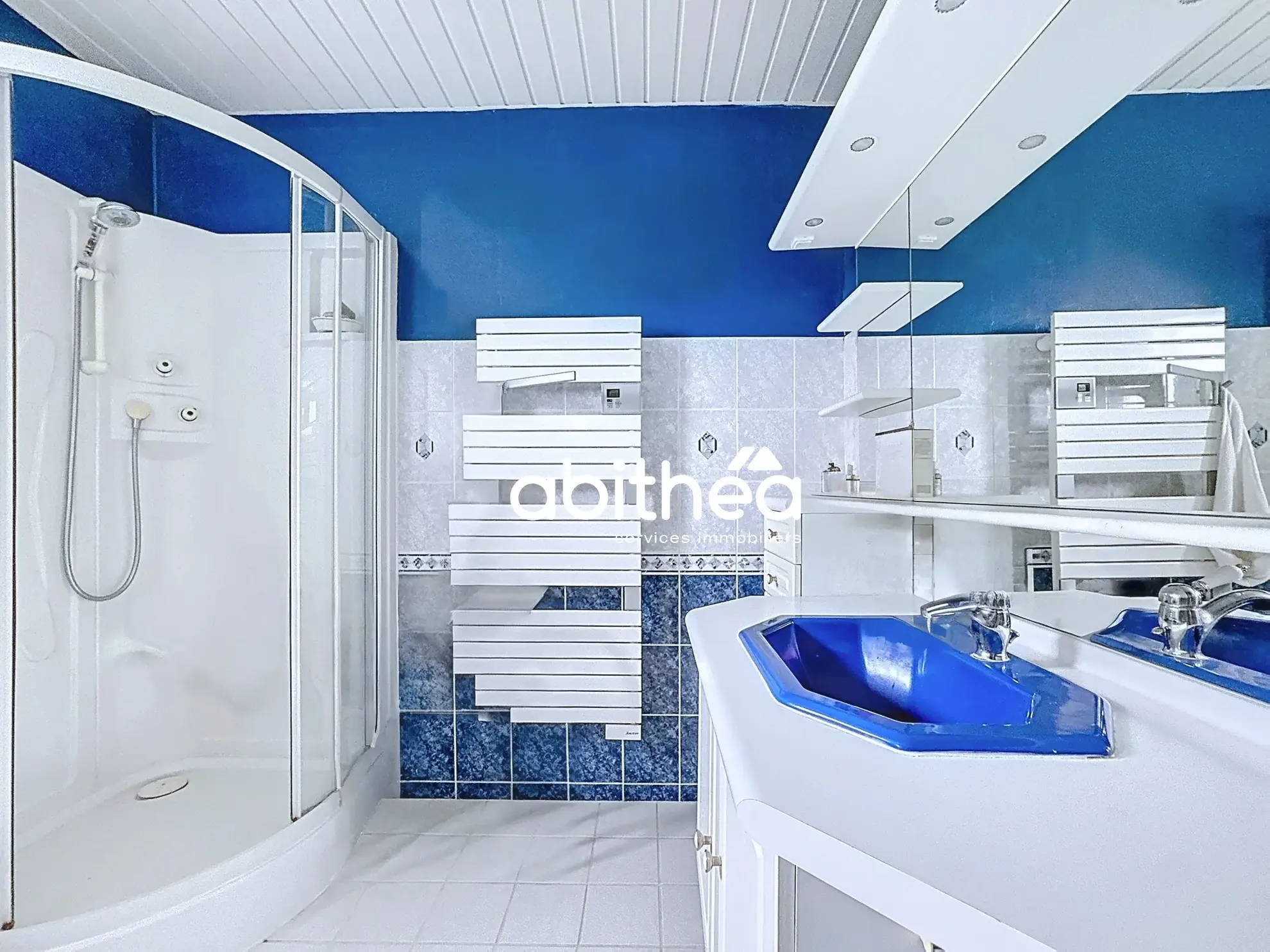 Belle maison familiale de 6 chambres avec jardin à Izel les Hameau 