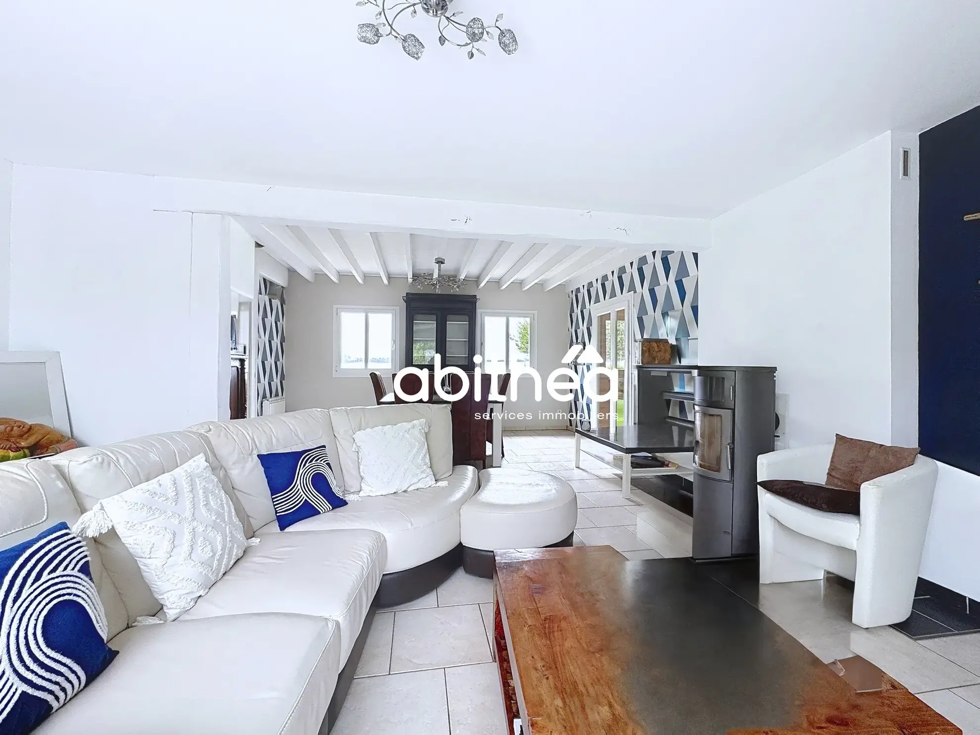 Belle maison familiale de 6 chambres avec jardin à Izel les Hameau 