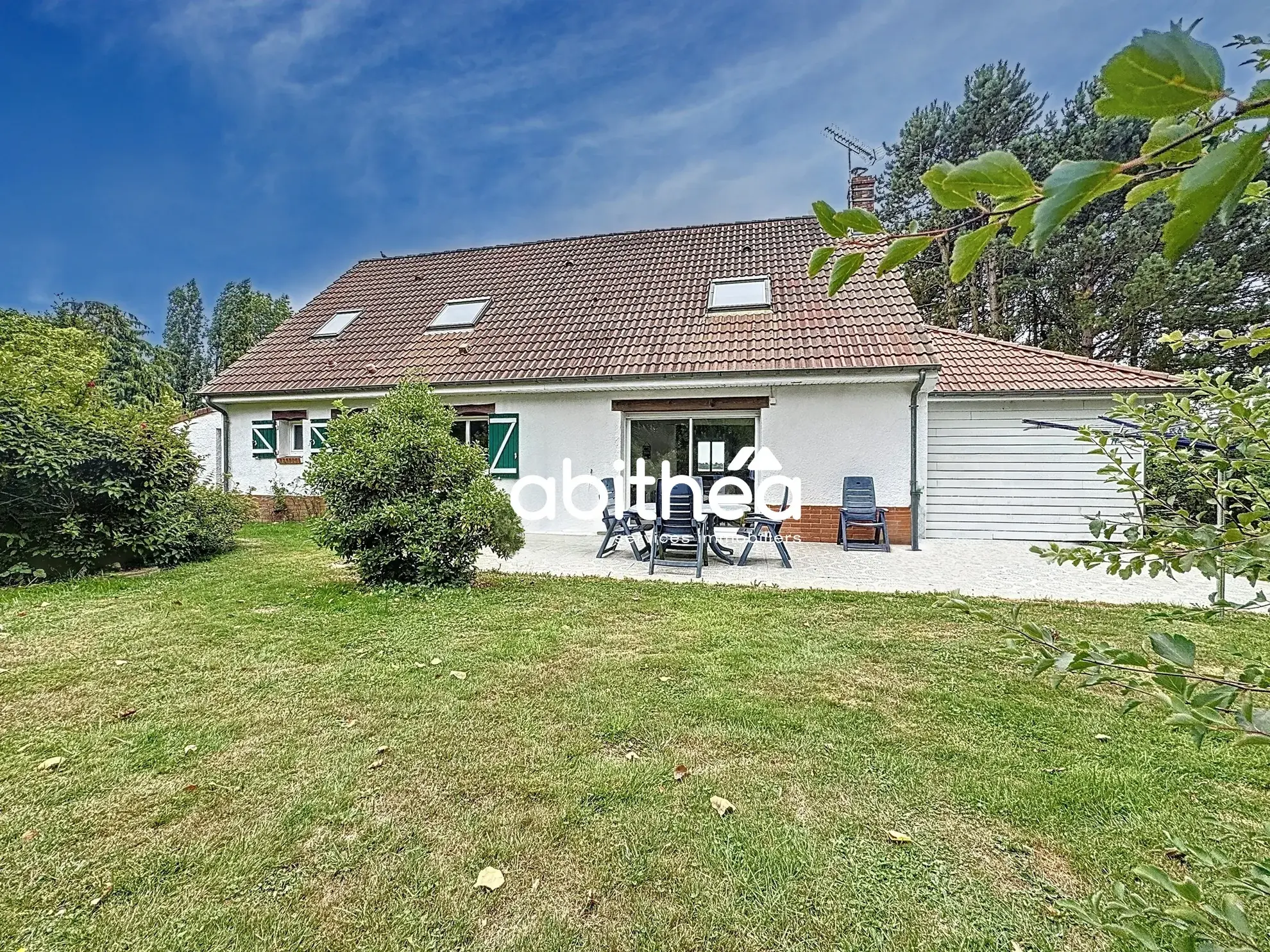 Belle maison familiale de 6 chambres avec jardin à Izel les Hameau 