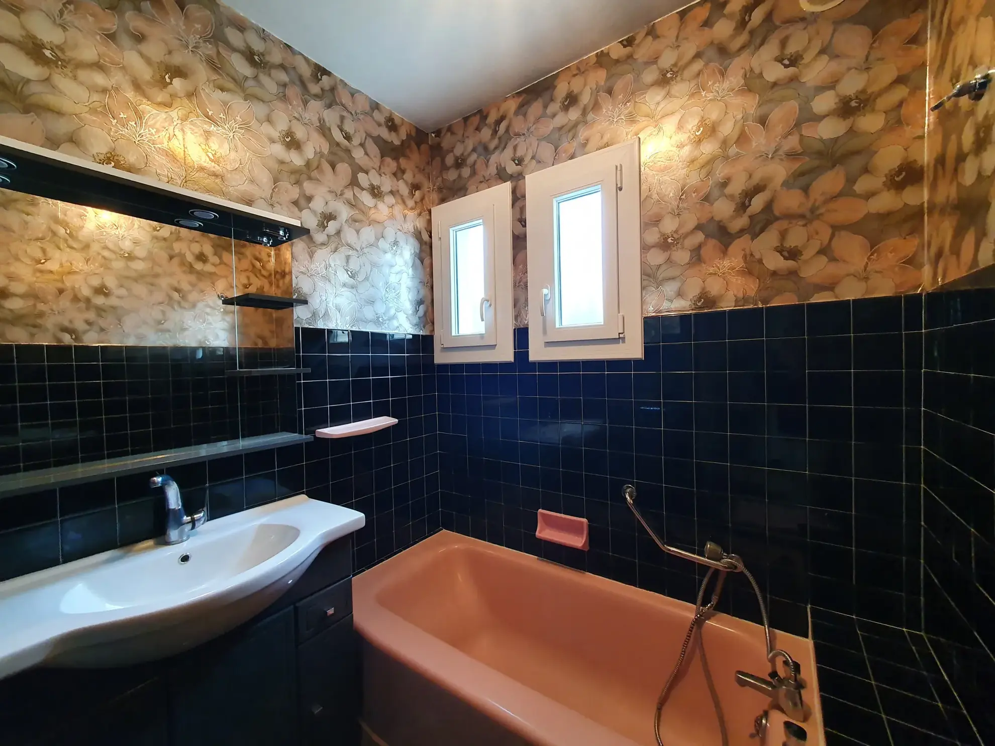 Belle maison familiale à Poitiers avec 5 chambres, garage et jardin - Idéalement située 