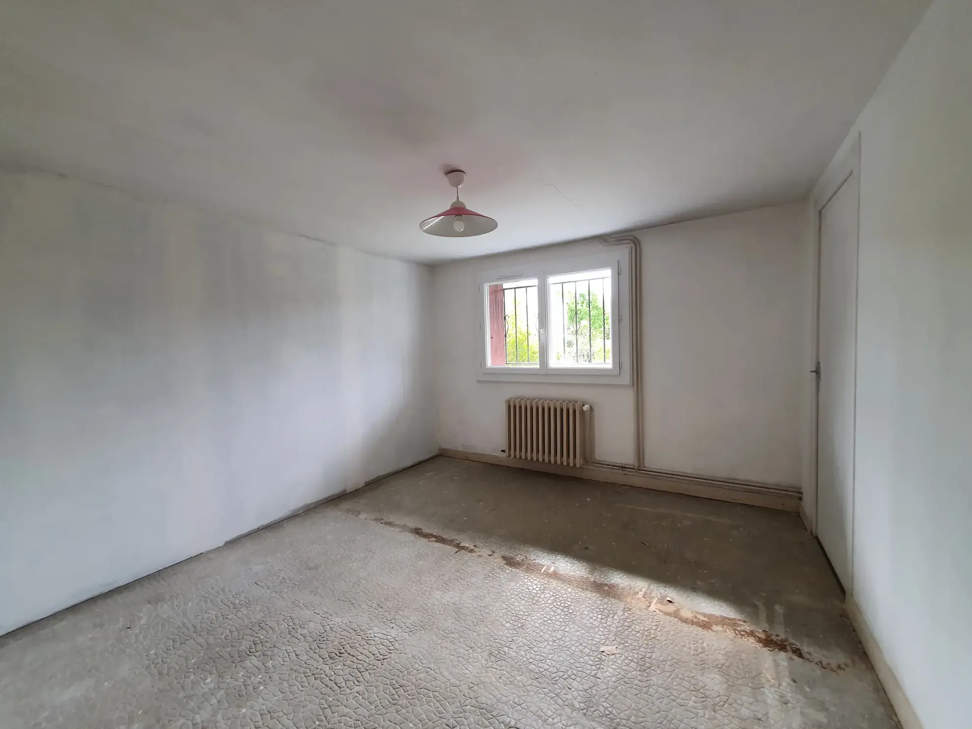 Belle maison familiale à Poitiers avec 5 chambres, garage et jardin - Idéalement située 