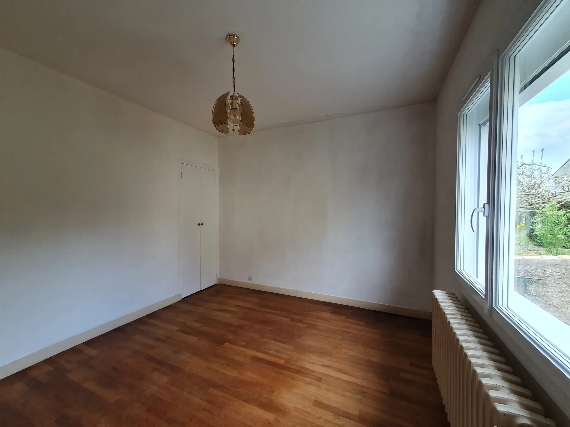 Belle maison familiale à Poitiers avec 5 chambres, garage et jardin - Idéalement située 