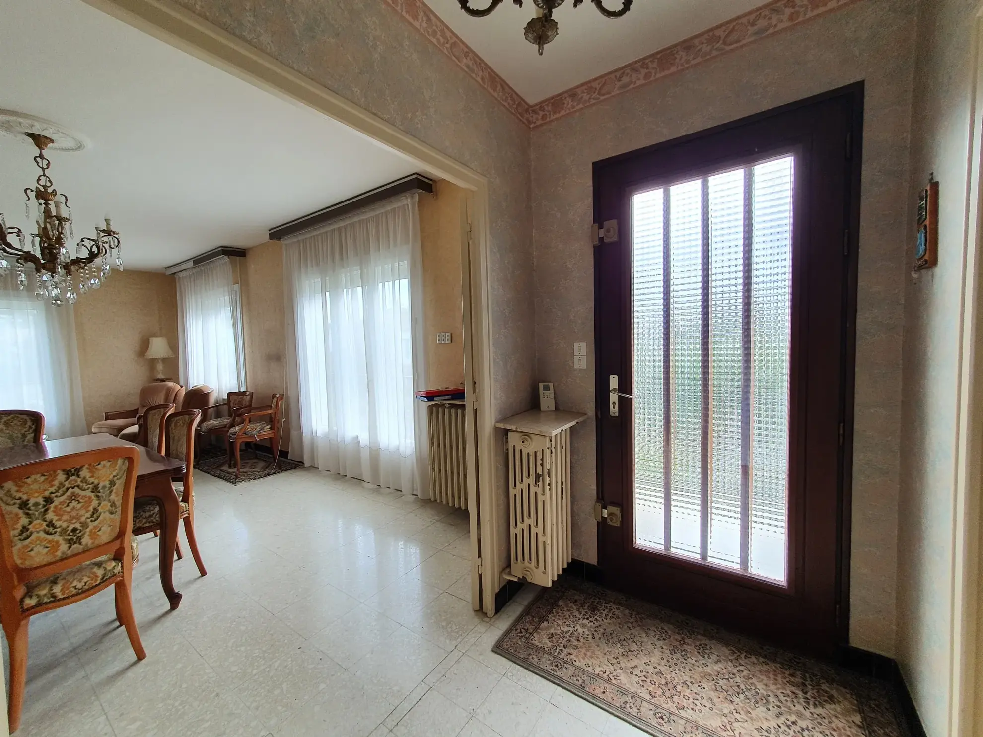 Belle maison familiale à Poitiers avec 5 chambres, garage et jardin - Idéalement située 